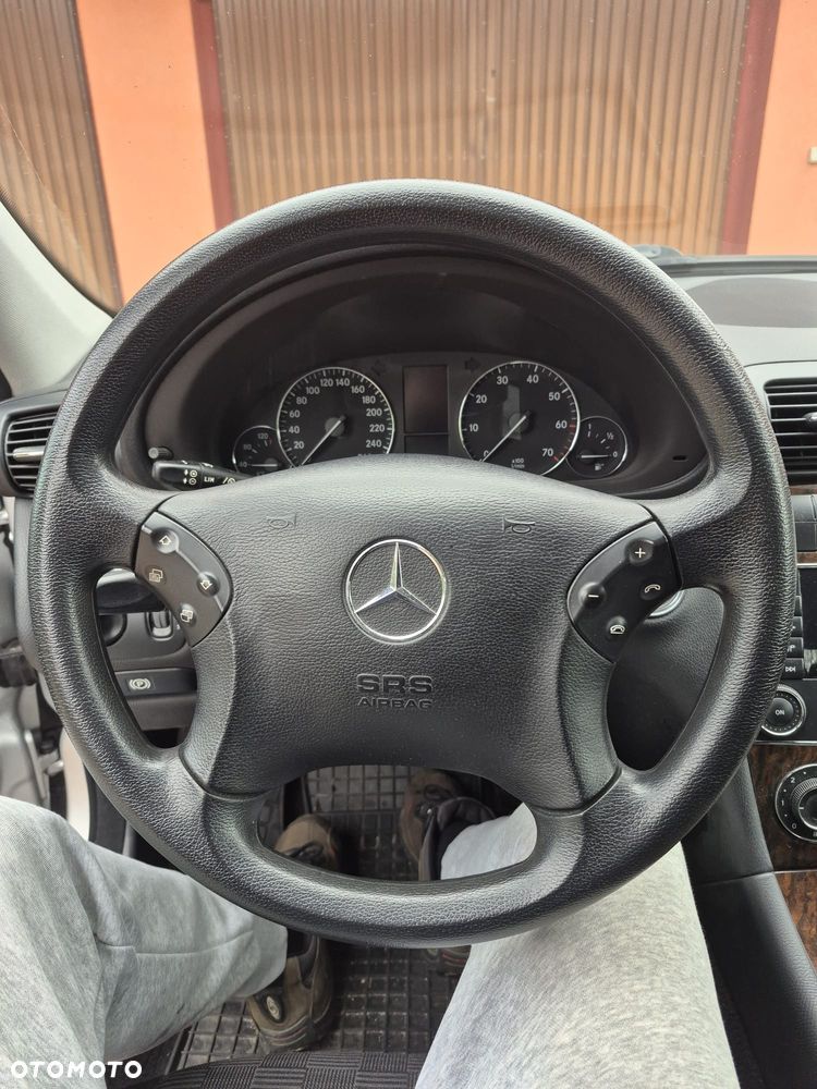 Mercedes-Benz Klasa C 180 Kompressor Classic - 10