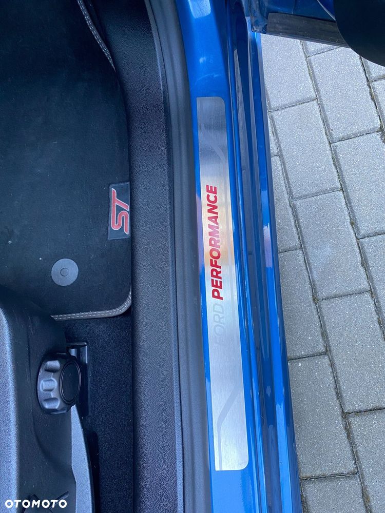Ford Focus 2.0 EcoBlue ST - 29