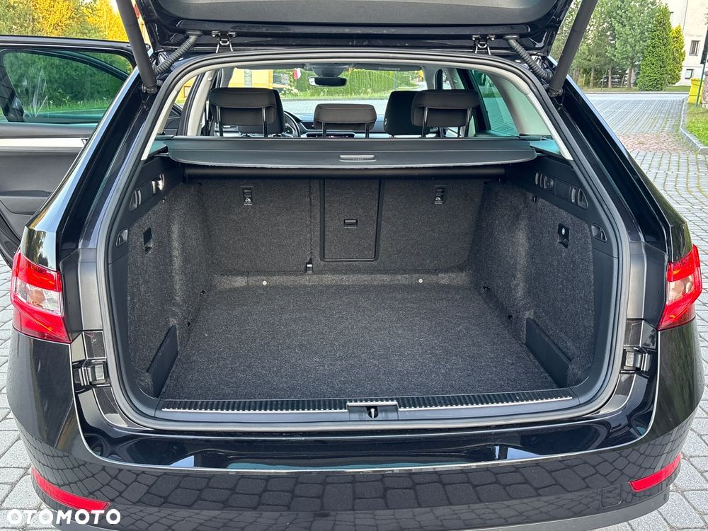 Skoda Superb 2.0 TDI DSG Premium Edition - 35