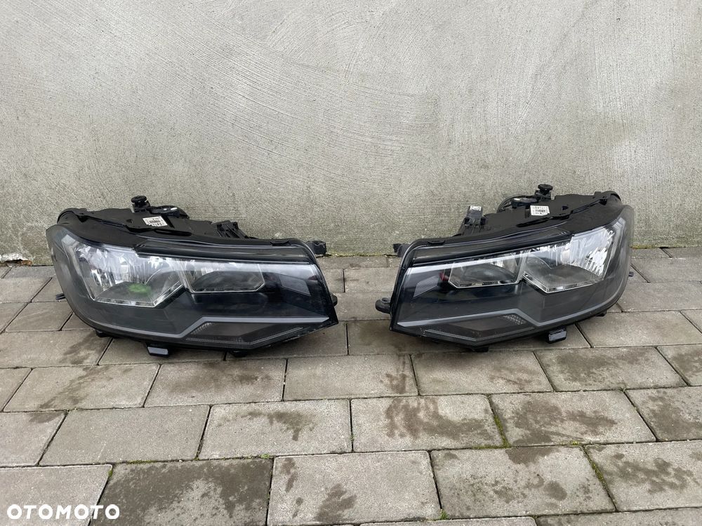 LAMPY PRZEDNIE VW T-CROSS  2018-2025 - 1