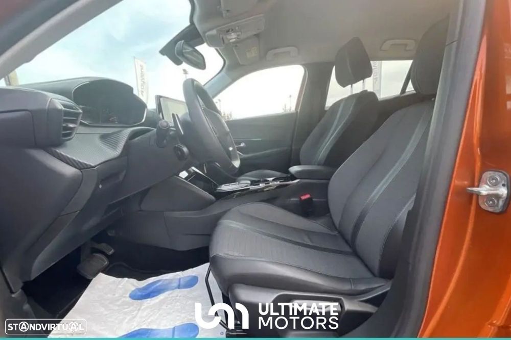 Peugeot 2008 PureTech 130 EAT8 Allure - 4