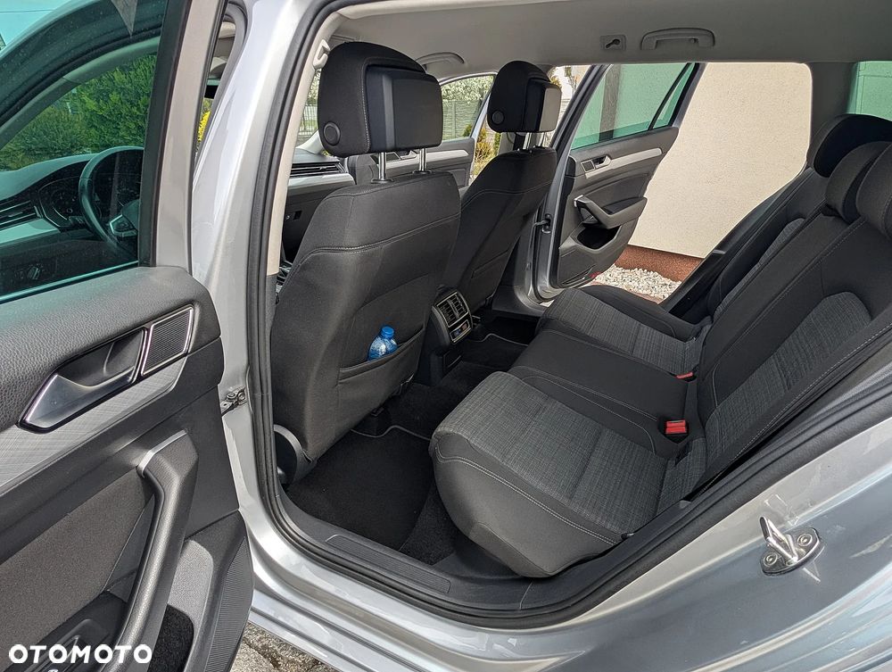 Volkswagen Passat 2.0 TDI SCR DSG - 23