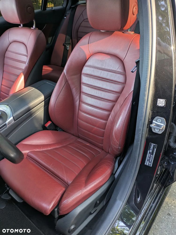 Mercedes-Benz Klasa C 250 d 4Matic 9G-TRONIC AMG Line - 24