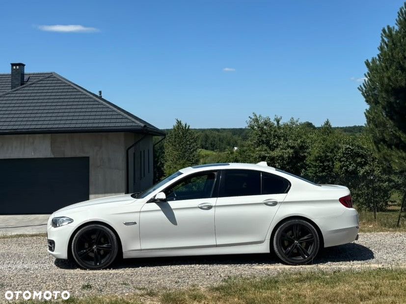 BMW Seria 5 528i xDrive Sport-Aut - 12