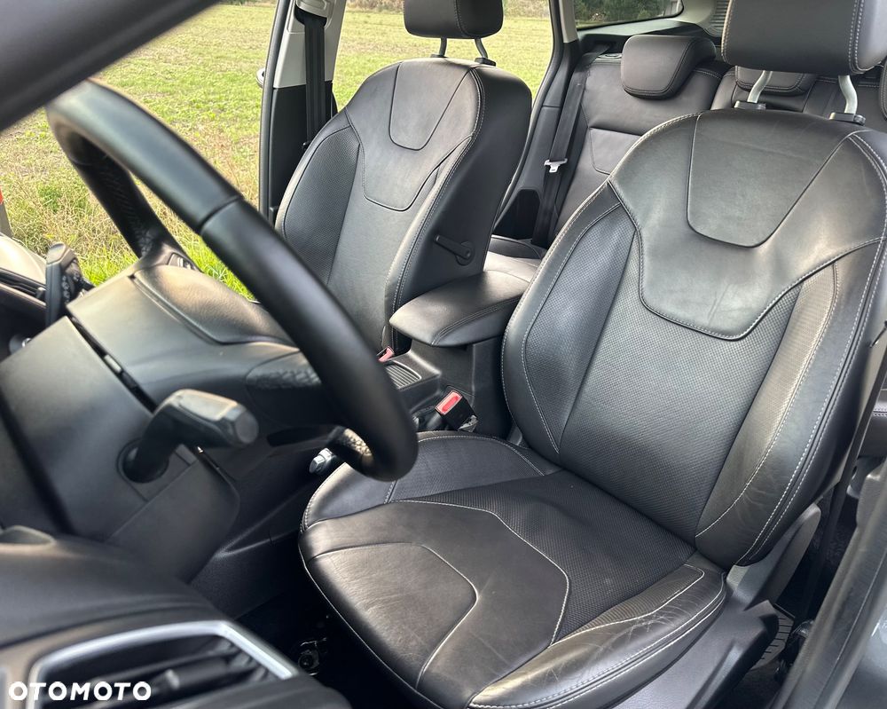 Ford Focus - 23
