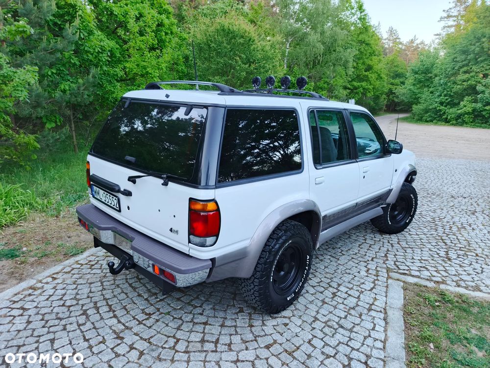 Ford Explorer - 4