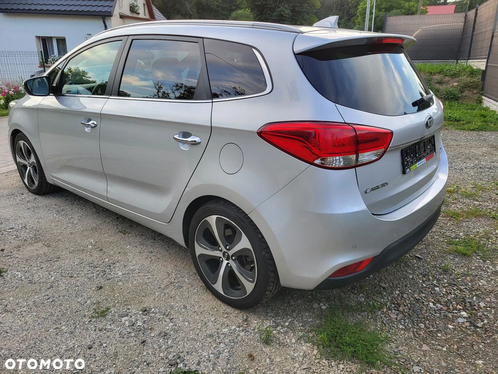 Kia Carens 1.7 CRDi 141 Dream Team Edition - 4