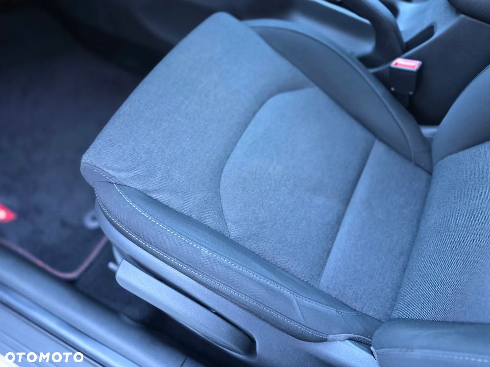 Hyundai i30 1.5 DPI Comfort - 35