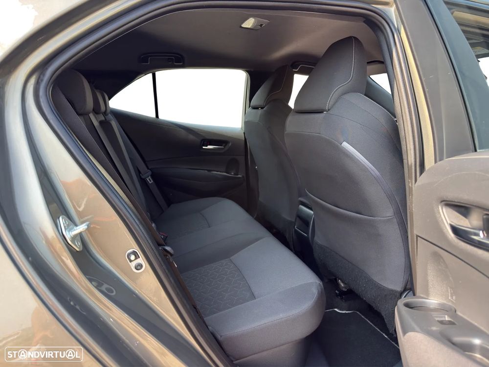 Toyota Corolla 1.8 Hybrid Comfort - 17