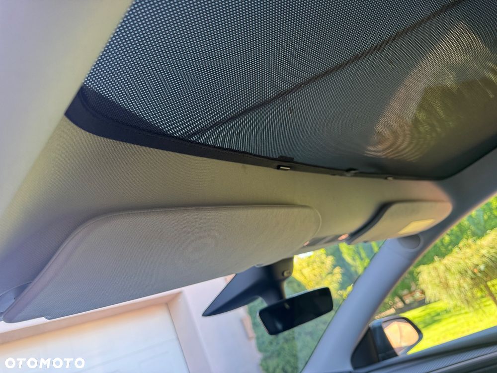 Tesla Model Y Performance AWD - 15