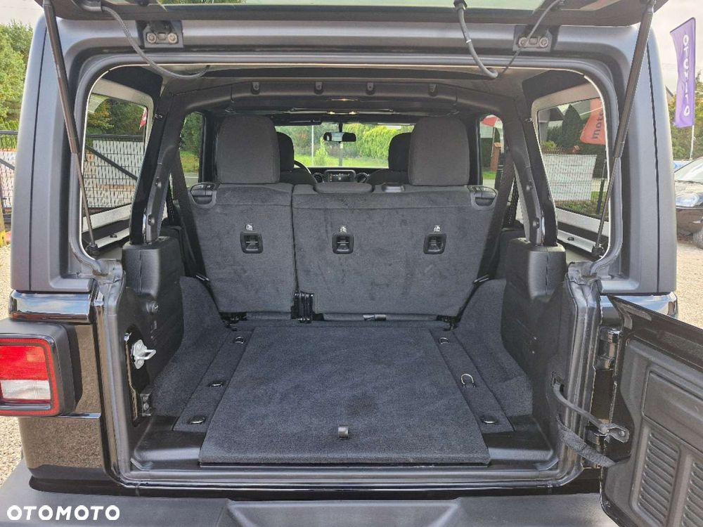 Jeep Wrangler - 19