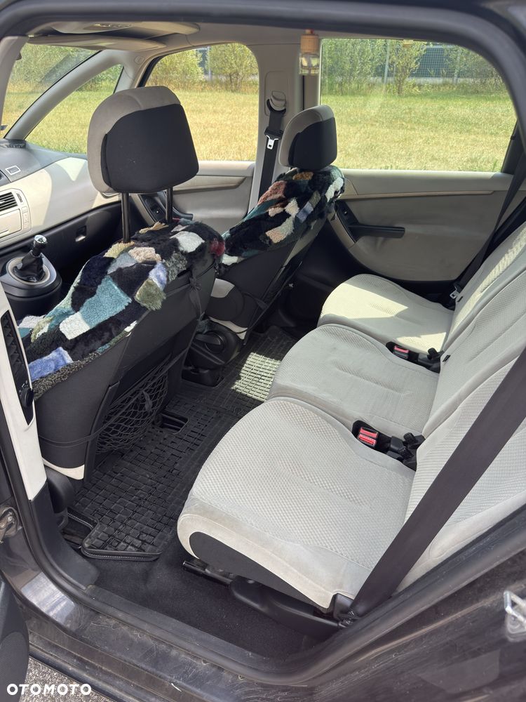 Citroën C4 Picasso - 8