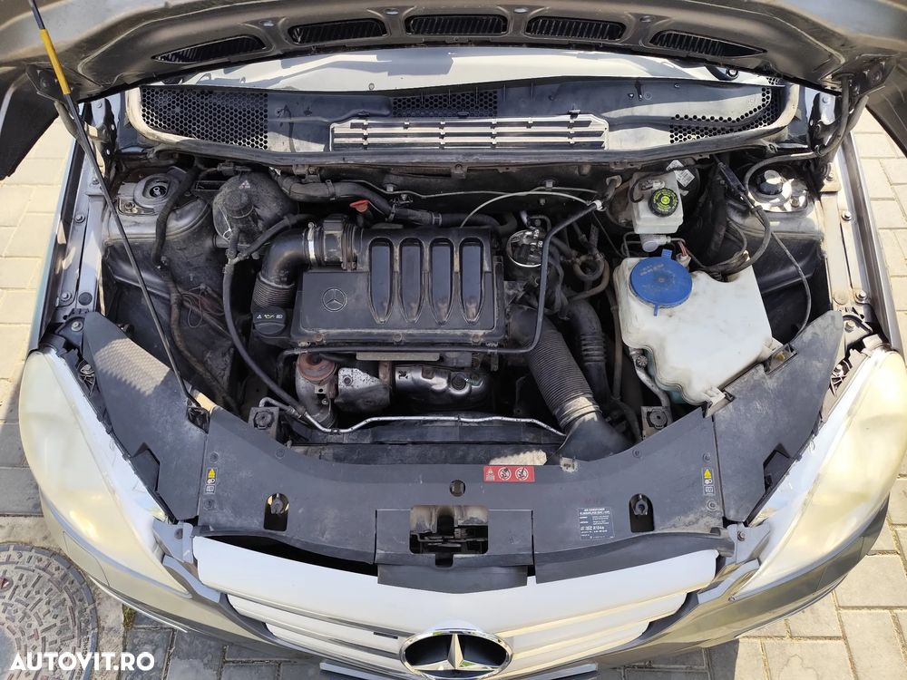 Mercedes-Benz B - 12