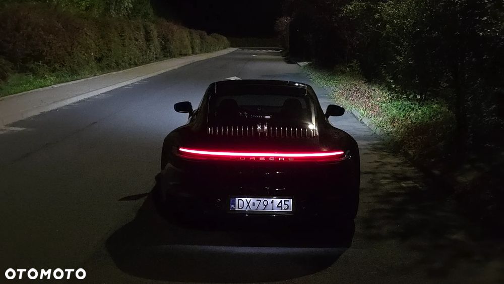 Porsche 911 Carrera T PDK - 12