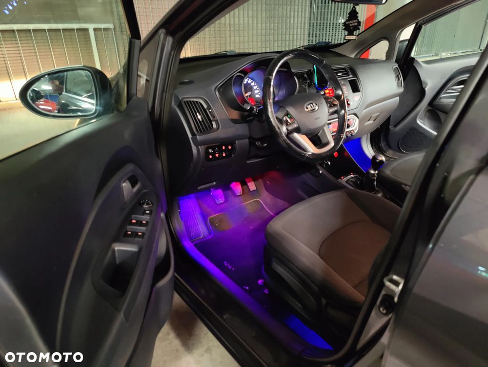 Kia Rio 1.2 M - 10