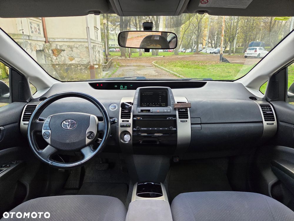 Toyota Prius 1.5 VVT-i Prestige - 7