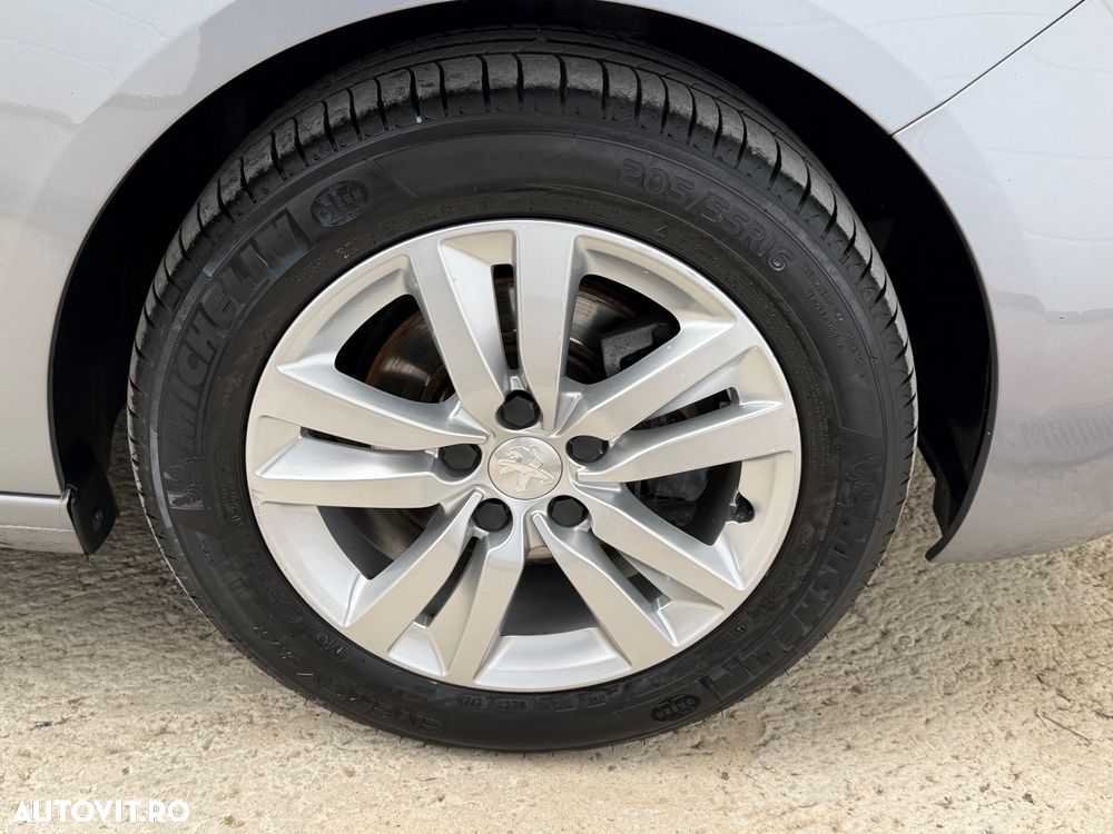 Peugeot 308 BlueHDi FAP 130 EAT8 Stop & Start Allure Pack - 21