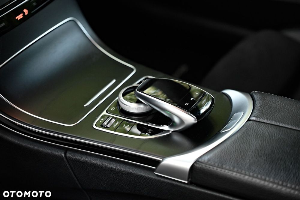 Mercedes-Benz Klasa C 200 4-Matic 9G-Tronic - 20