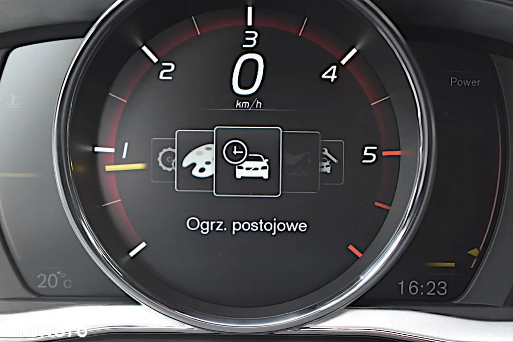 Volvo V60 D4 Geartronic R-Design - 27