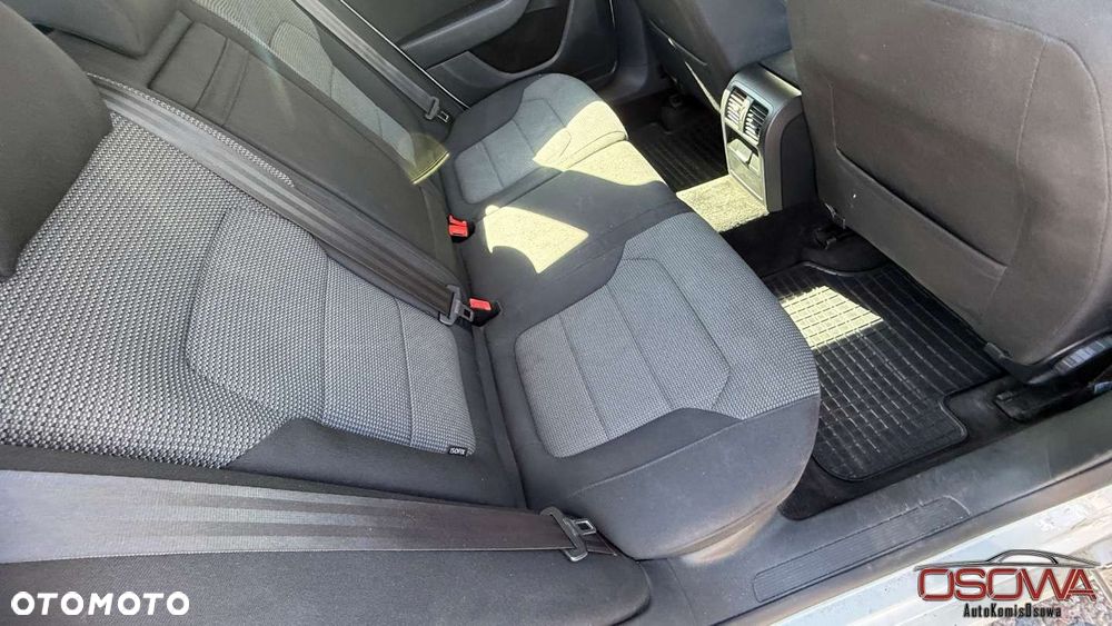 Volkswagen Passat - 17