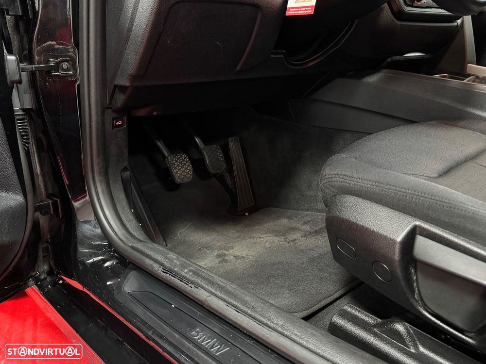 BMW 318 d Line Sport - 19