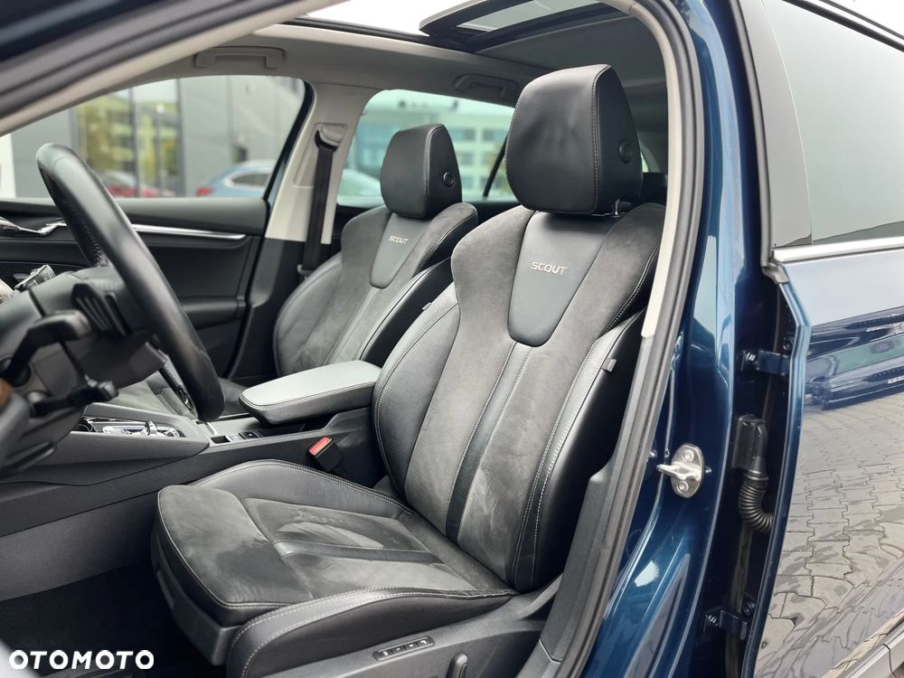 Skoda Octavia 2.0 TDI 4x4 Scout DSG - 11