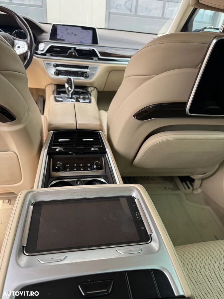 BMW Seria 7 - 10