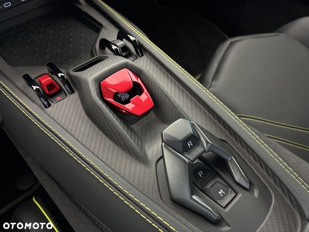 Lamborghini Revuelto - 15