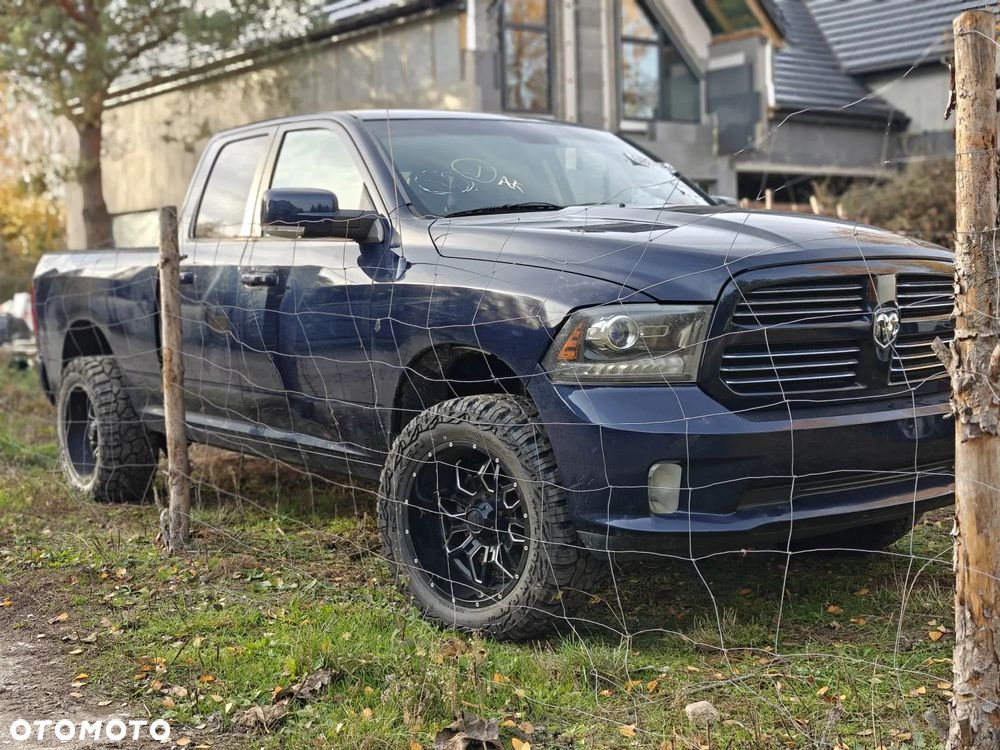 Dodge RAM 1500 5.7 4x4 - 17
