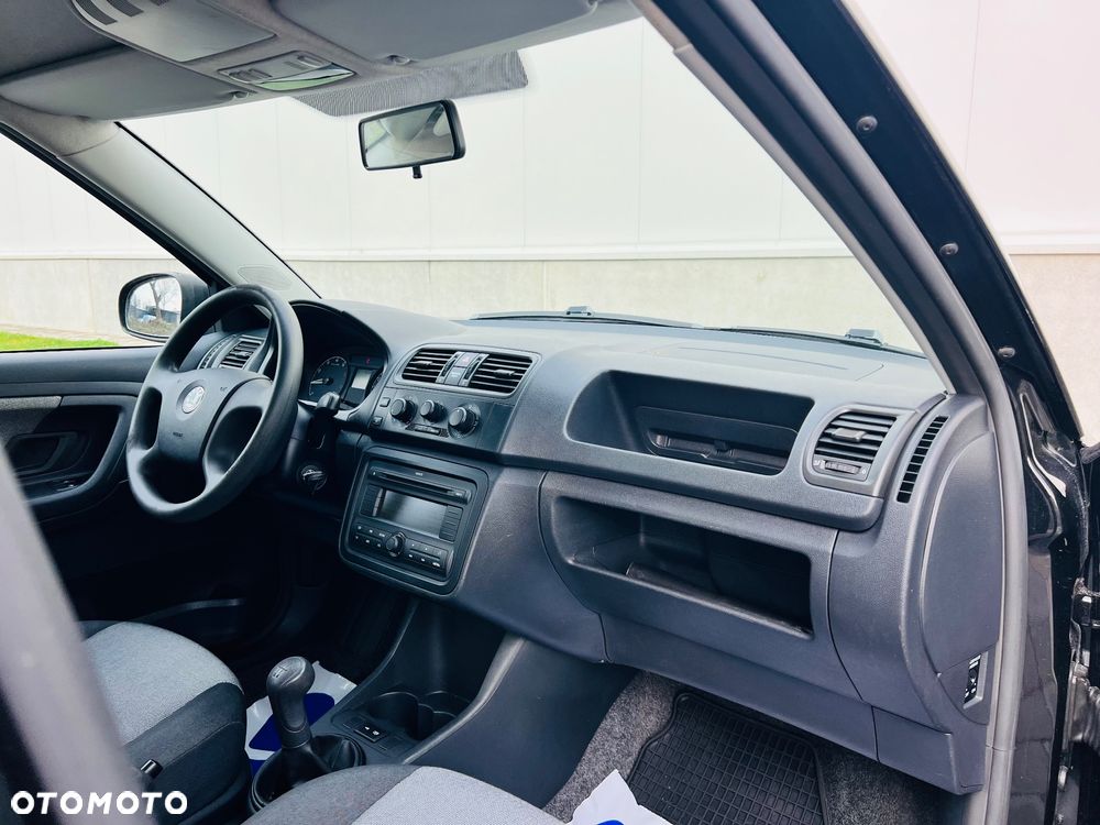 Skoda Fabia 1.2 HTP Ambiente - 29