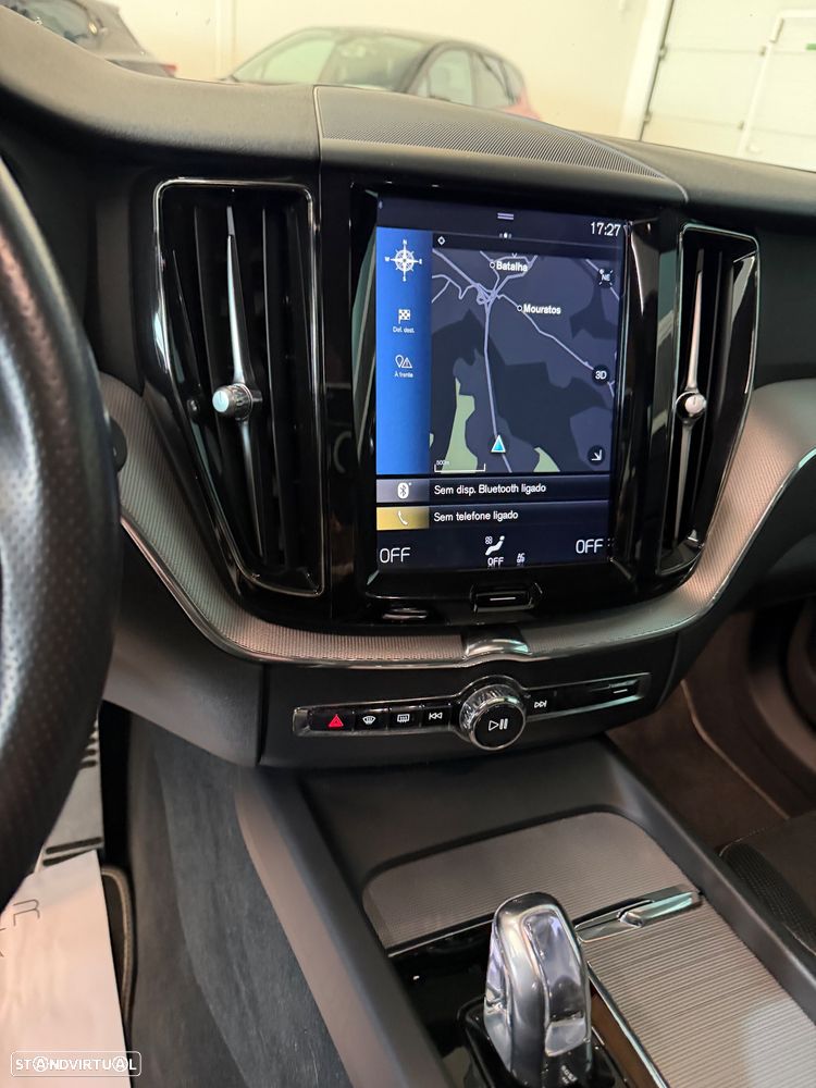 Volvo XC 60 2.0 T8 PHEV R-Design AWD - 15