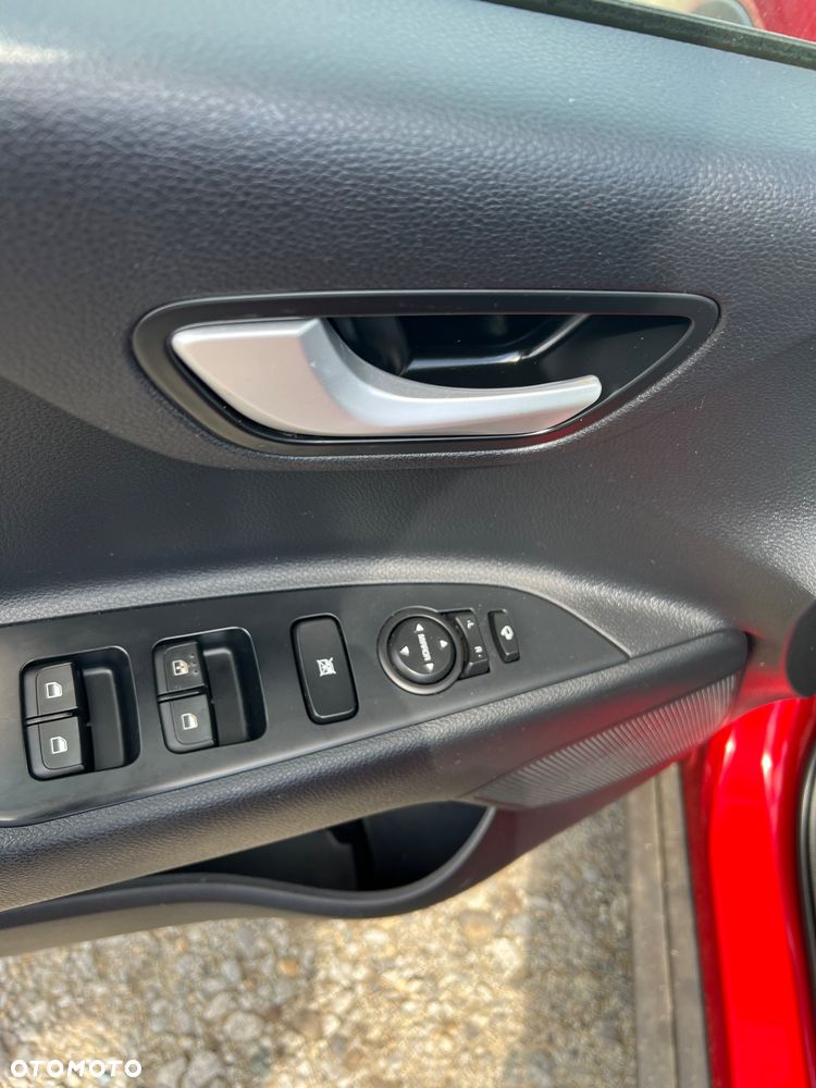 Kia Stonic 1.2 L - 12