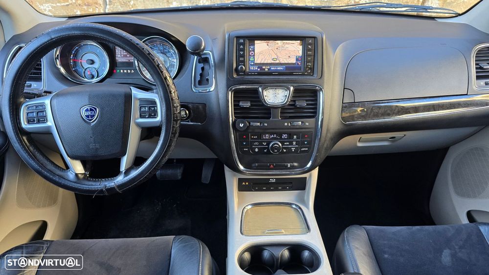 Lancia Voyager 2.8 CRD Platinum - 12