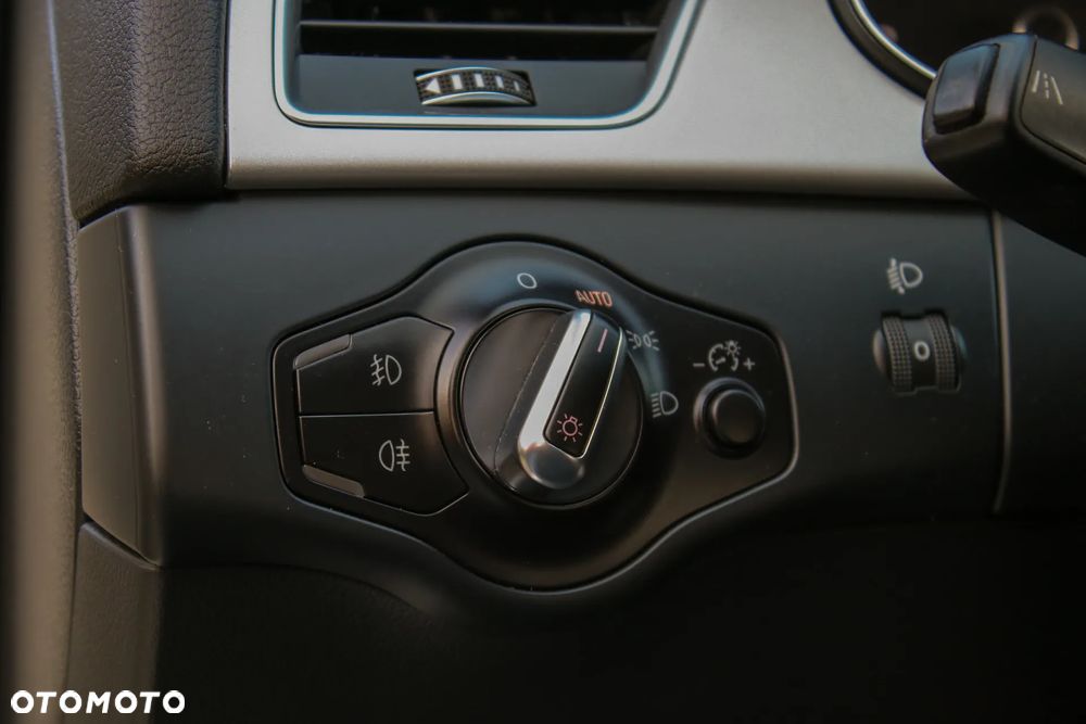 Audi A4 Avant 2.0 TDI DPF multitronic S line Sportpaket - 29
