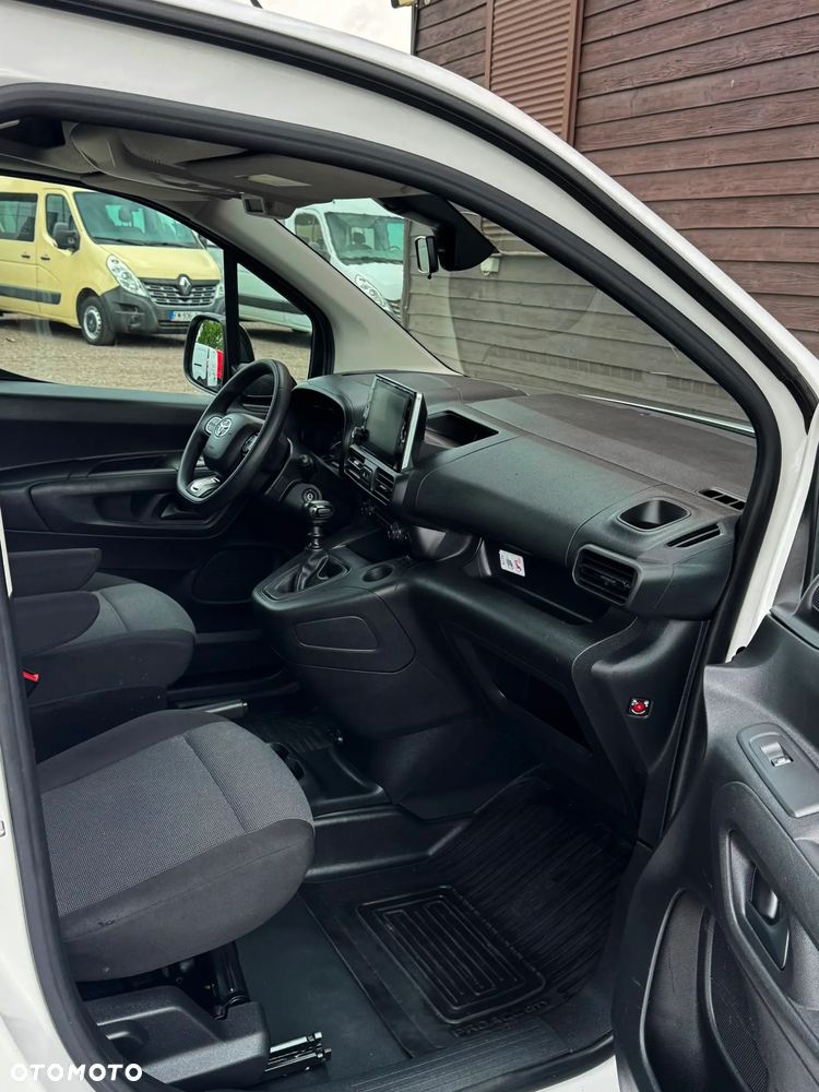 Toyota Proace City - 10