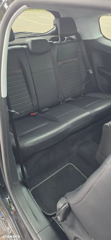 Peugeot 208 1.6 e-HDi Allure STT - 16