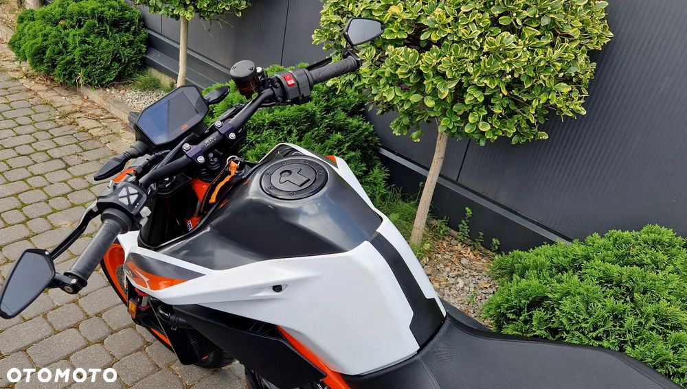 KTM DUKE 890 - 32
