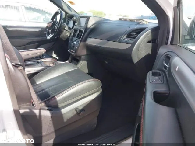 Dodge Grand Caravan 3.6 R/T - 26