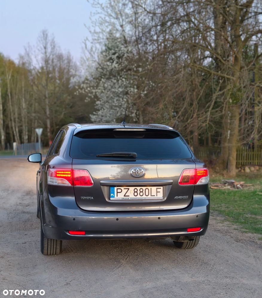 Toyota Avensis 1.8 Sol EU5 - 16