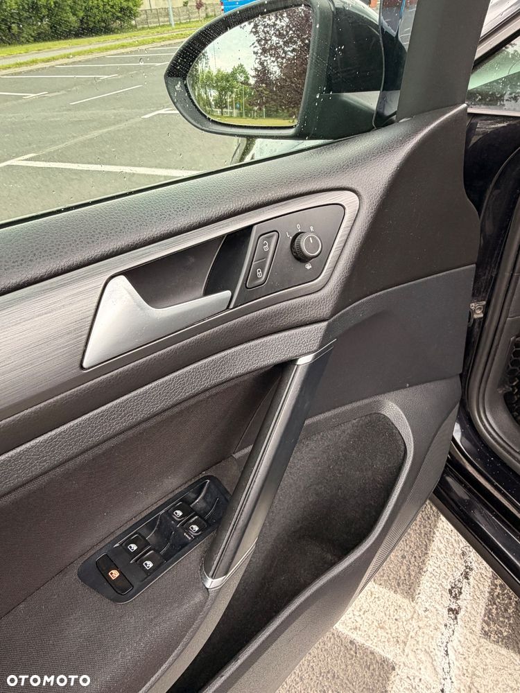 Volkswagen Golf - 12