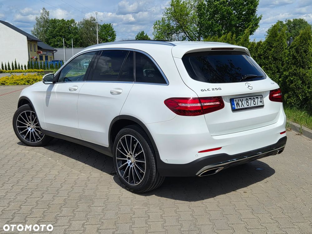 Mercedes-Benz GLC 250 4Matic 9G-TRONIC AMG Line - 3