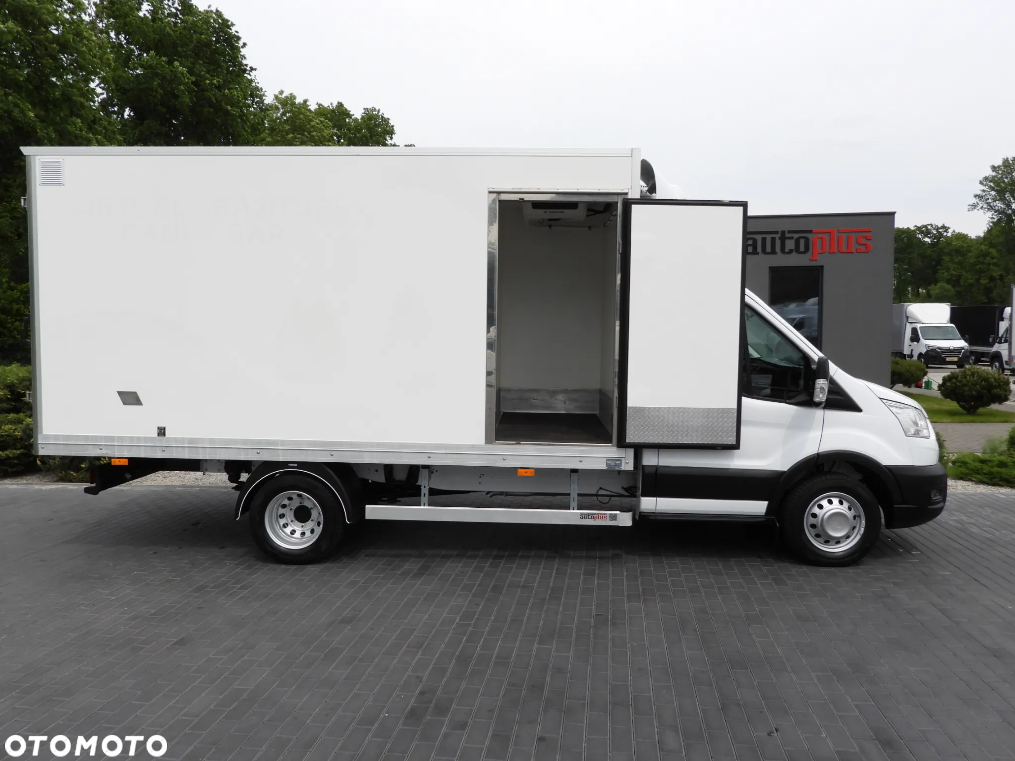 Ford TRANSIT KONTENER / CHŁODNIA 5*C / TEMPOMAT LEDY BLIŹNIACZE KOŁA KLIMATYZACJA 130KM [ U89312 ] - 9