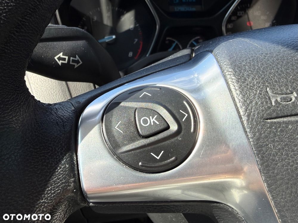 Ford Focus 1.6 EcoBoost Trend - 27