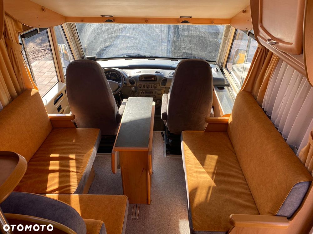 Mercedes-Benz Sprinter - 5