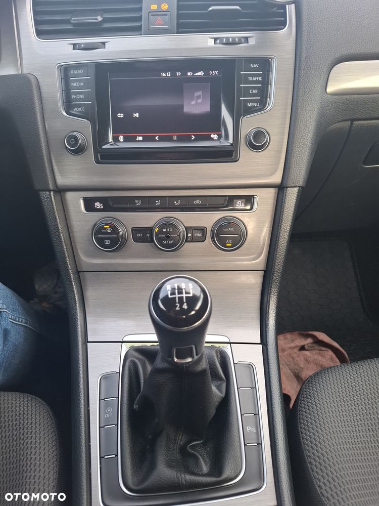 Volkswagen Golf 1.6 TDI BlueMotion Technology Comfortline - 3