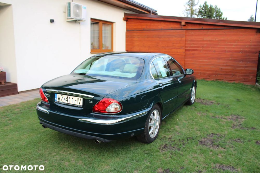 Jaguar X-Type 2.5 V6 4x4 Executive - 6