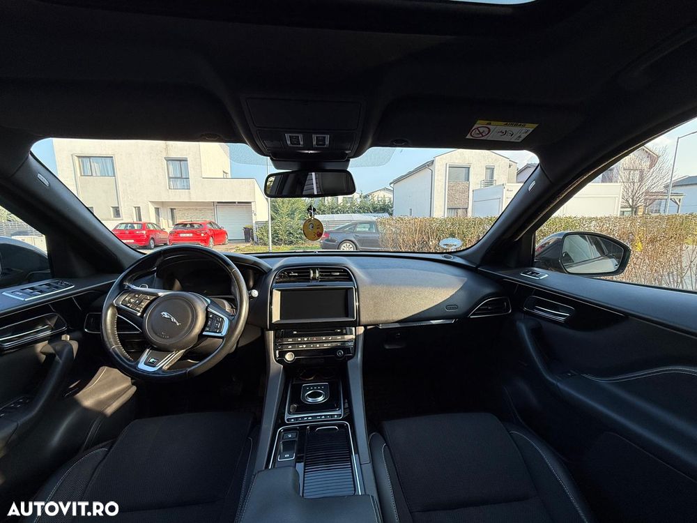 Jaguar F-Pace 30d AWD R-Sport - 7