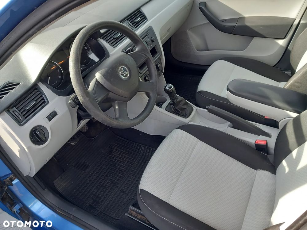 Skoda RAPID 1.2 TSI Ambition - 7