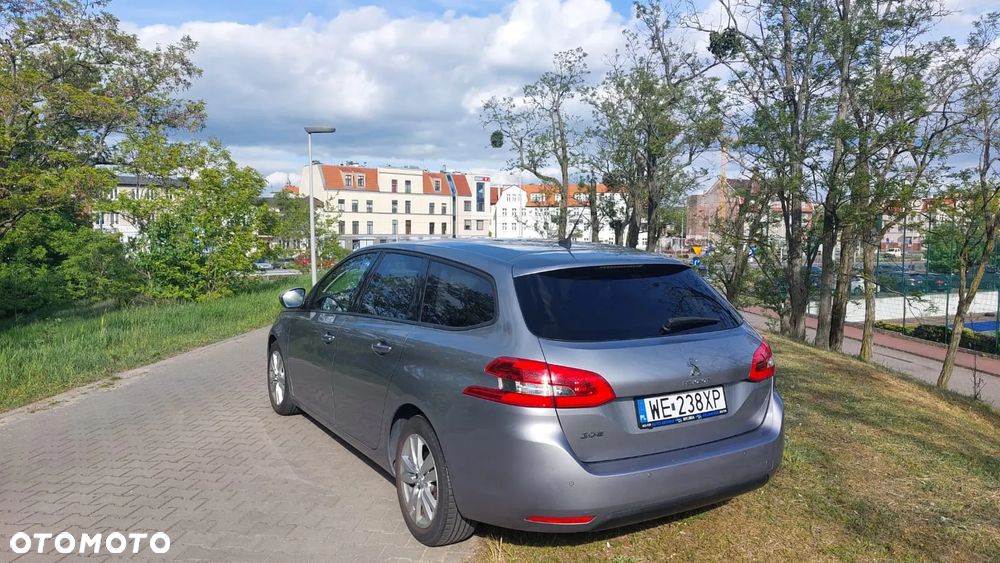 Peugeot 308 - 8