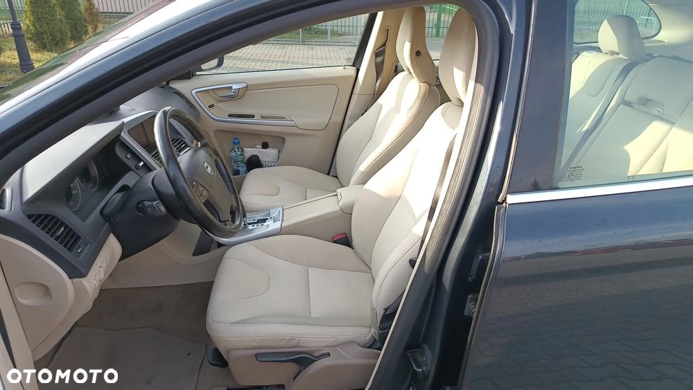 Volvo XC 60 D5 AWD Summum - 5